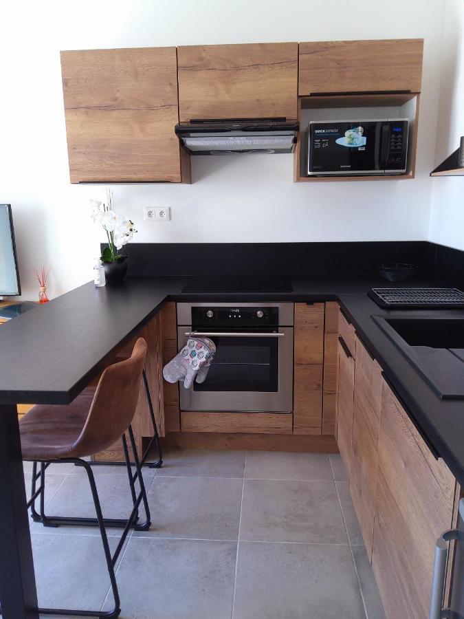 Romytt Suite Saint-Quentin-la-Poterie Exterior photo